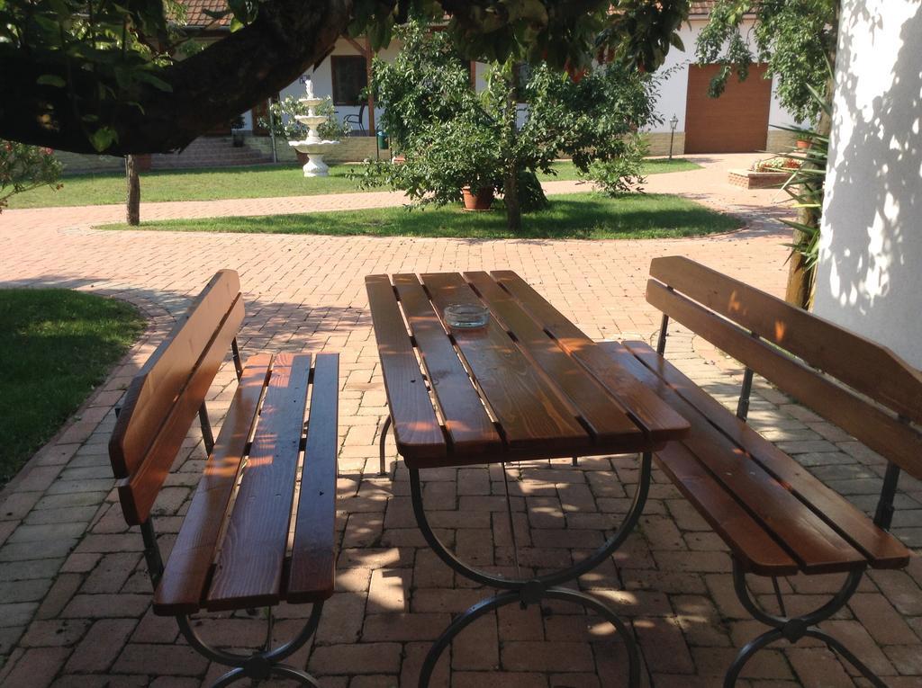 Appartamento Bornemisza Kuria Tiszabecs Esterno foto