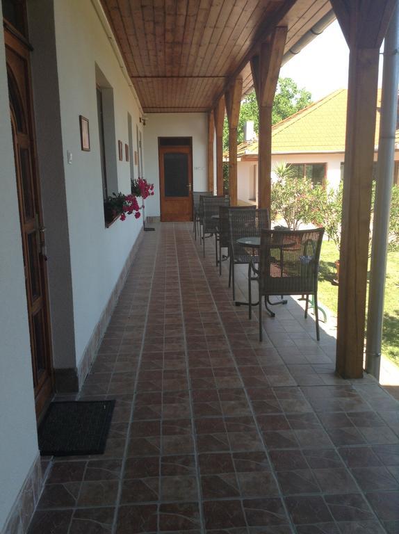 Appartamento Bornemisza Kuria Tiszabecs Esterno foto