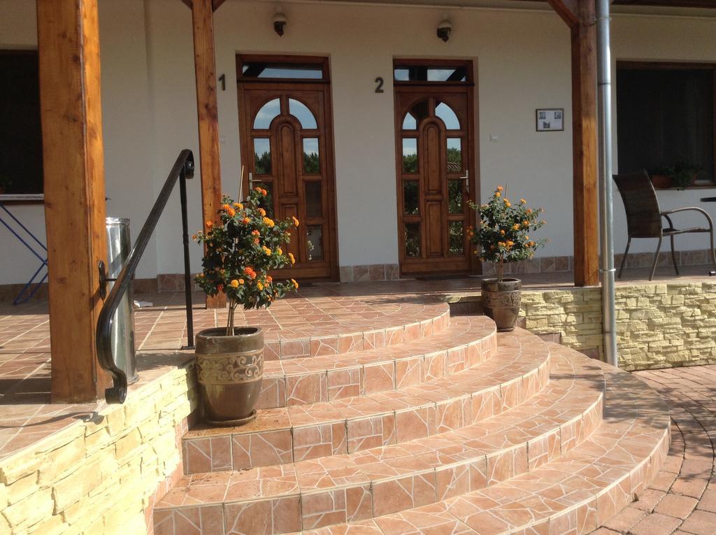 Appartamento Bornemisza Kuria Tiszabecs Esterno foto