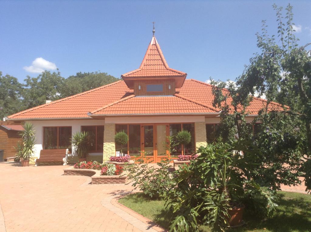 Appartamento Bornemisza Kuria Tiszabecs Esterno foto